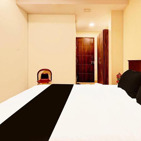 Super Hotel O Mahanadu Formerly Akshaya Bheemas Vijayawāda Екстериор снимка
