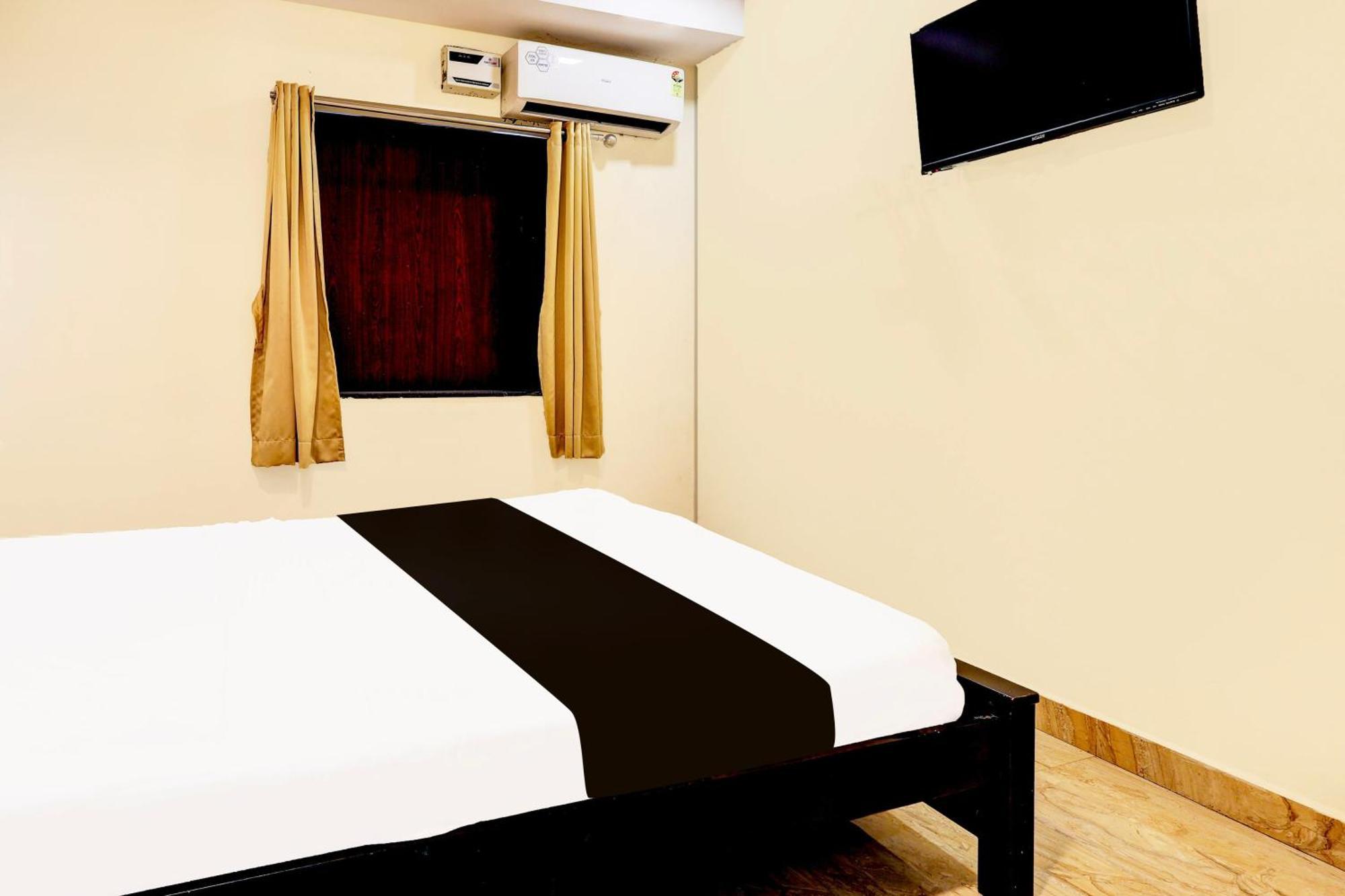 Super Hotel O Mahanadu Formerly Akshaya Bheemas Vijayawāda Екстериор снимка