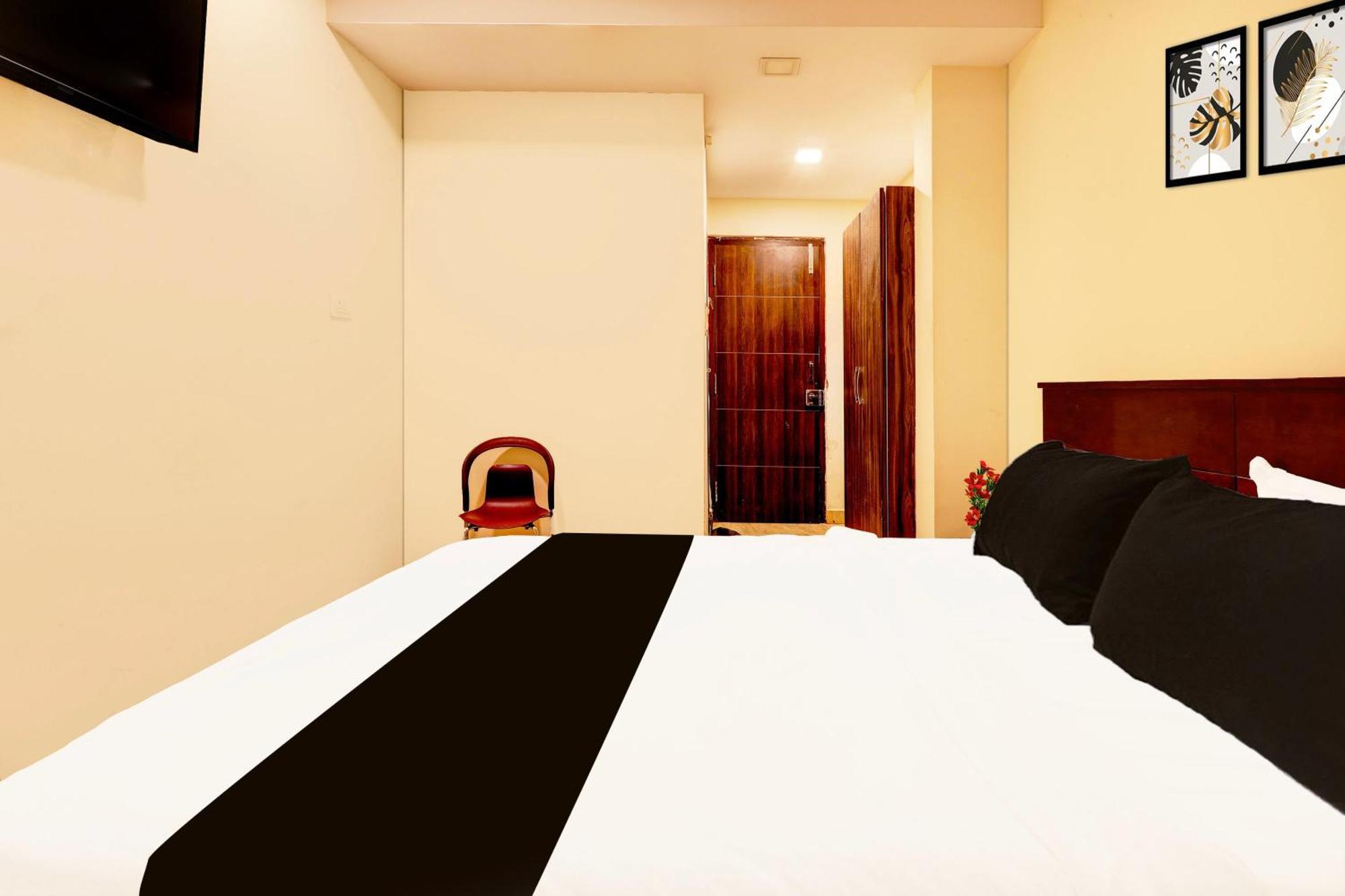 Super Hotel O Mahanadu Formerly Akshaya Bheemas Vijayawāda Екстериор снимка
