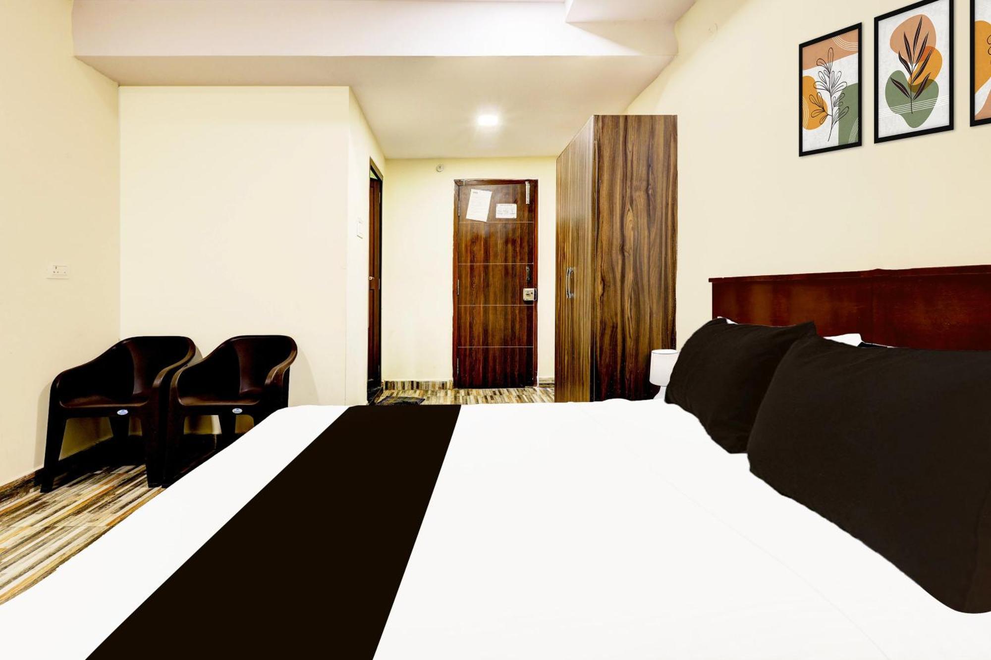 Super Hotel O Mahanadu Formerly Akshaya Bheemas Vijayawāda Екстериор снимка