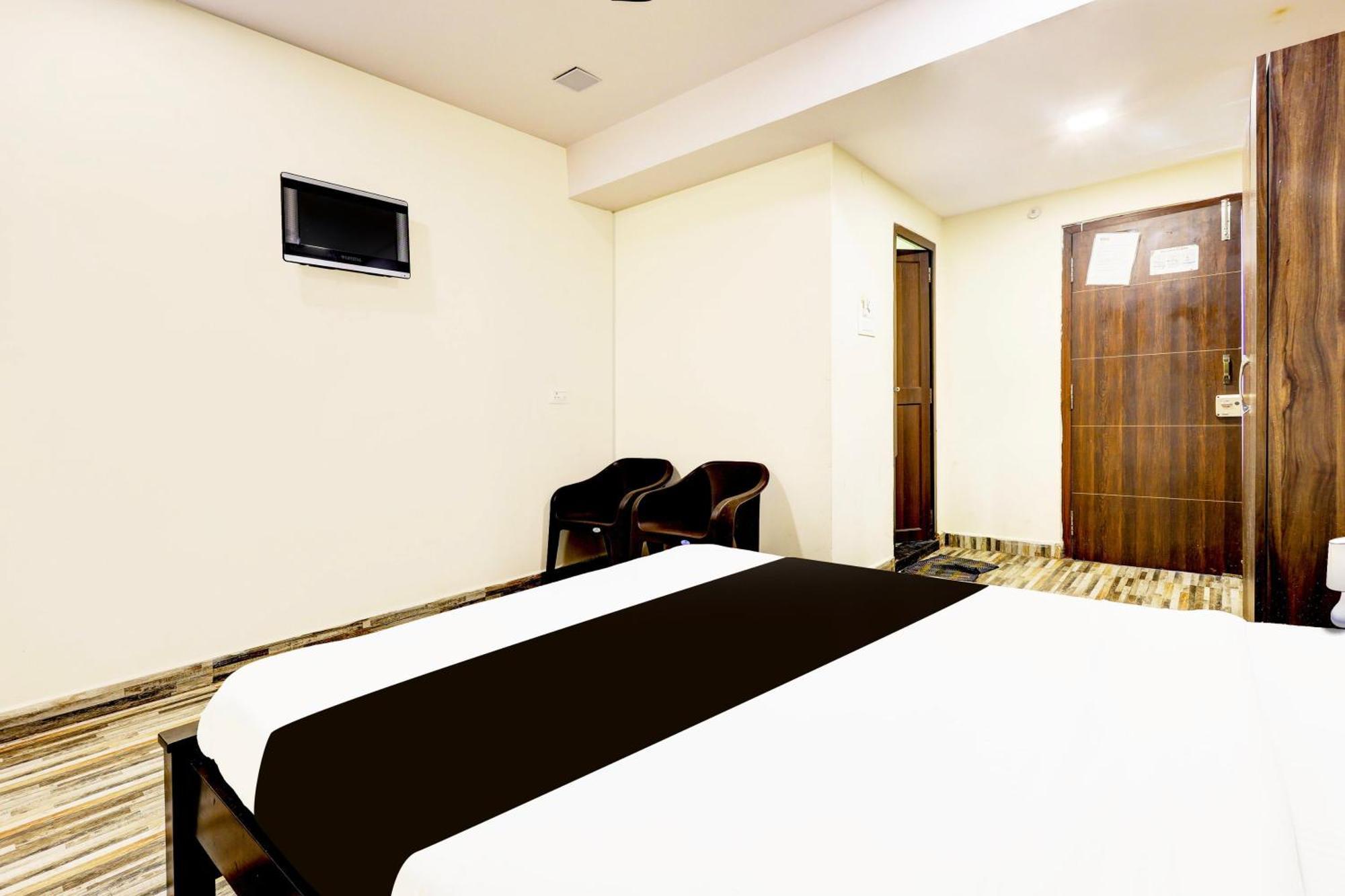 Super Hotel O Mahanadu Formerly Akshaya Bheemas Vijayawāda Екстериор снимка