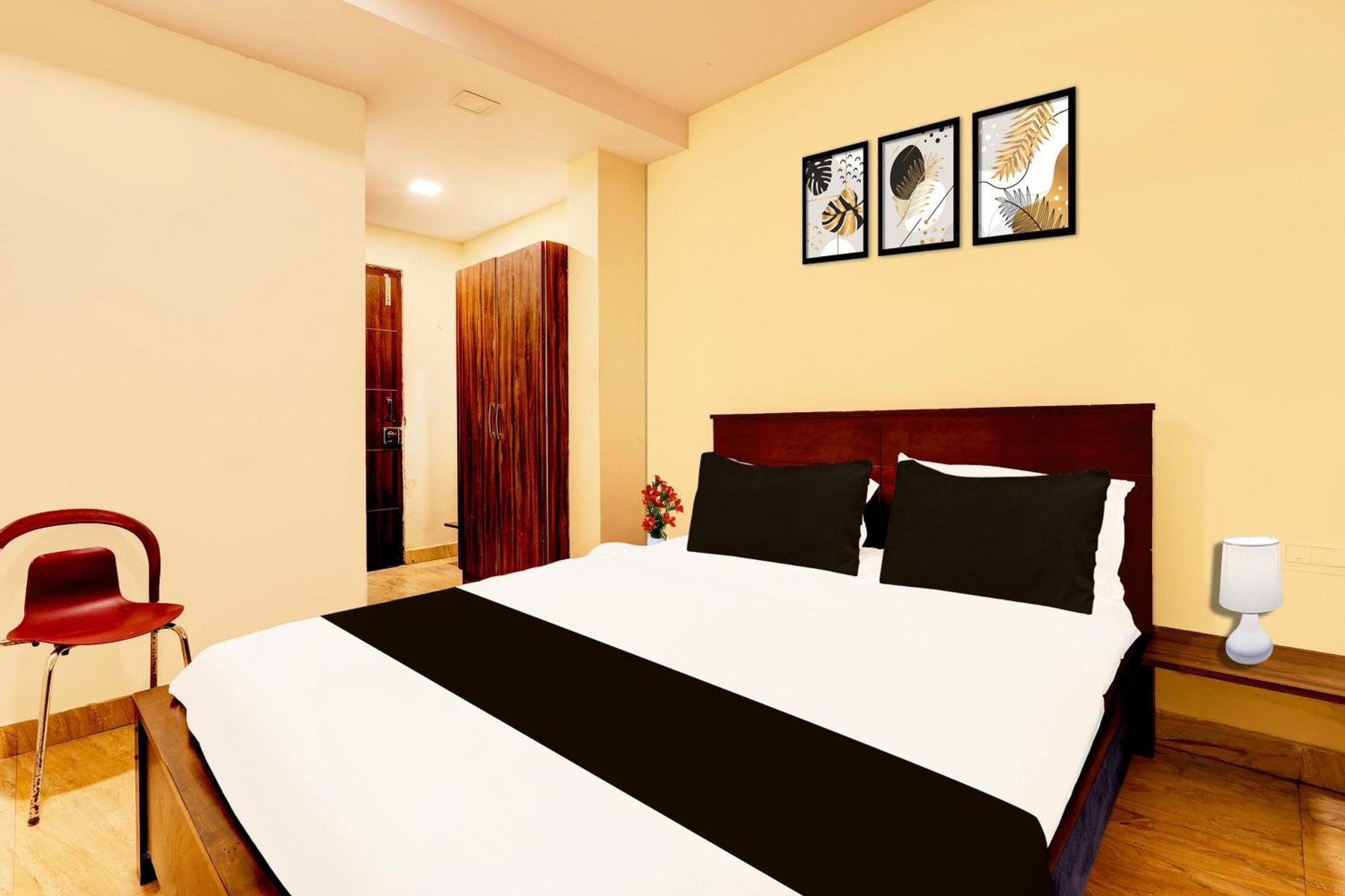 Super Hotel O Mahanadu Formerly Akshaya Bheemas Vijayawāda Екстериор снимка